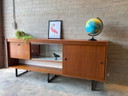 Credenza di metà secolo