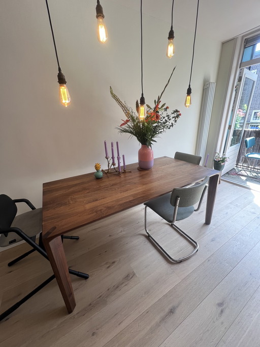 Artisan dining table Hanny