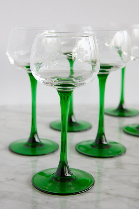 Image 1 of 6x Luminarc White Wine Glasses