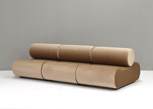 Klaus Uredat ‘Corbi’ Sofa in New Mohair for COR, Germany – 1969