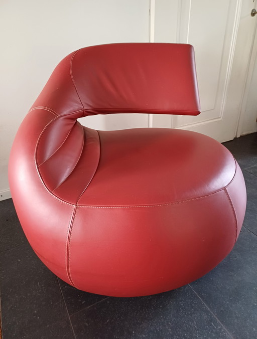 Leolux Gisada swivel armchair