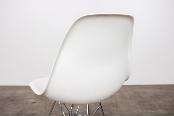 Image 1 of 2x Vitra RE DSR Eames Plastic Chair