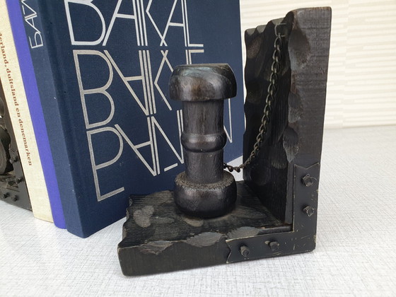 Image 1 of Fermalibri brutalisti. Fermalibri vintage a forma di cannone in legno.