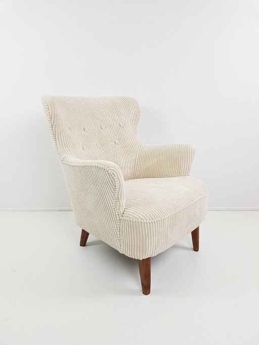 Artifort Theo Ruth off white rib corduroy newly upholstered