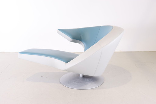 Leolux Parabolica swivel armchair