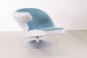 Leolux Parabolica swivel armchair