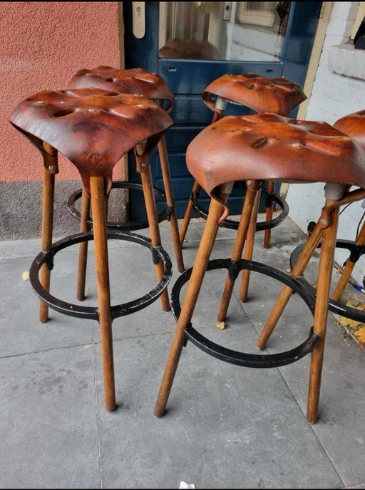 5X Vroonland Saddle Stools