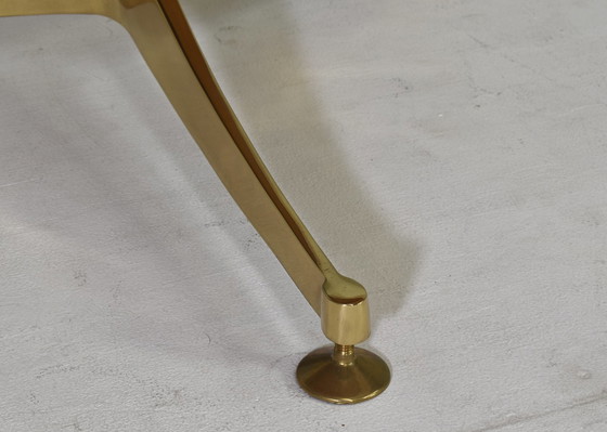 Image 1 of Magnifique table de salle à manger italienne avec plateau en marbre rosé et pied tripode en laiton massif - circa 1970