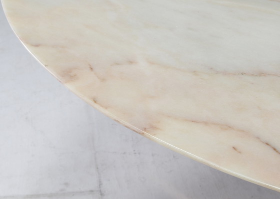 Image 1 of Gorgeous Italian Dining Table with Rosé Marble top and solid brass tripod foot – circa 1970