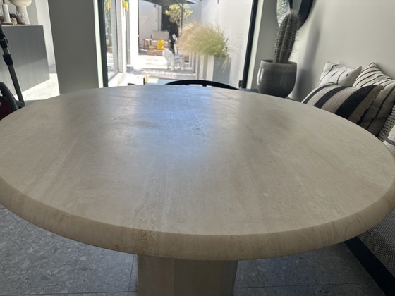 Image 1 of Table de salle à manger en travertin