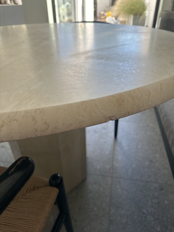 Image 1 of Table de salle à manger en travertin