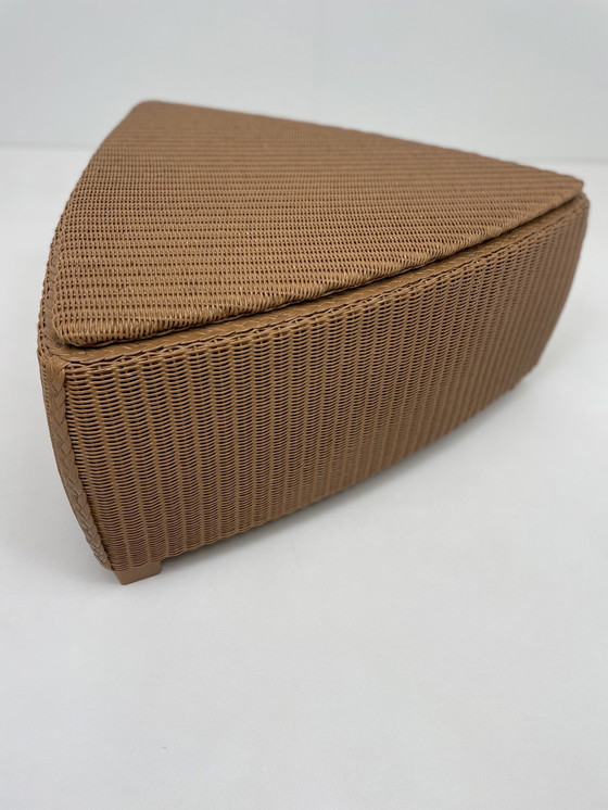 Image 1 of Lloyd Loom sturdy rattan pouf with lid