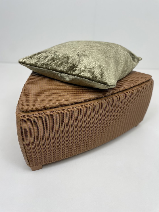 Image 1 of Lloyd Loom sturdy rattan pouf with lid