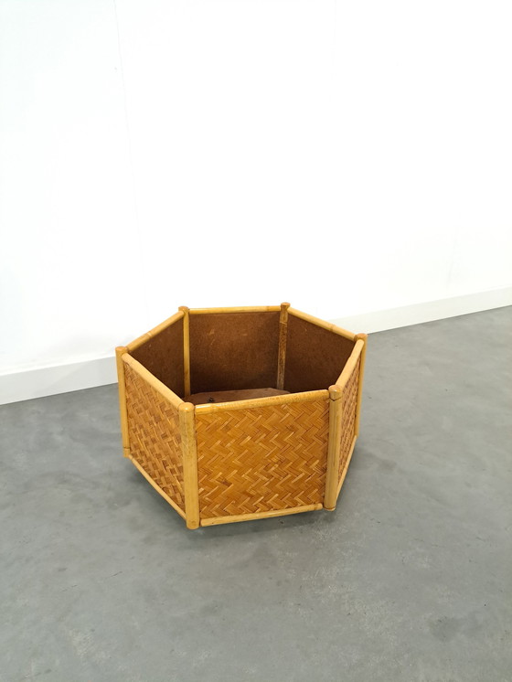 Image 1 of Maceta de bambú y ratán con ruedas, maceta