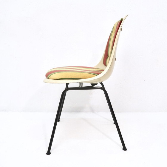 Image 1 of Vintage fiberglass chair by Charles and Ray Eames for Herman Miller and Vitra, 1960