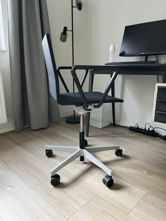 Image 1 of Vitra .04 Mvs Office Chair