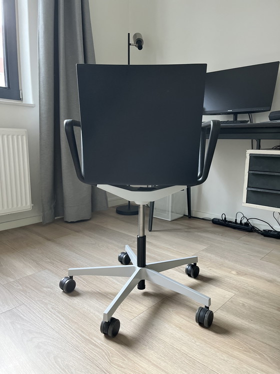 Image 1 of Vitra .04 Mvs Office Chair