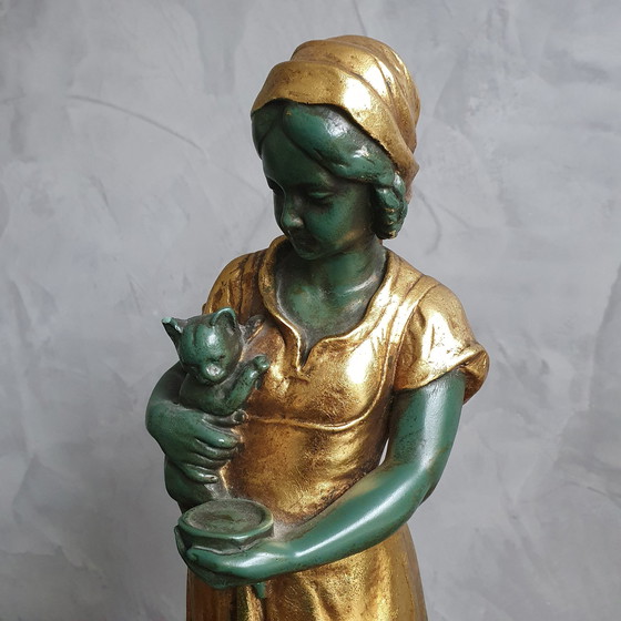 Image 1 of Statuetta &quot;Ragazza con gatto&quot; dei fratelli Van Paridon, inizio XIX secolo