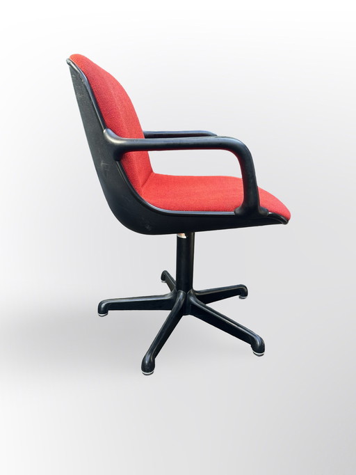 Comforto office chair from Mobilier International