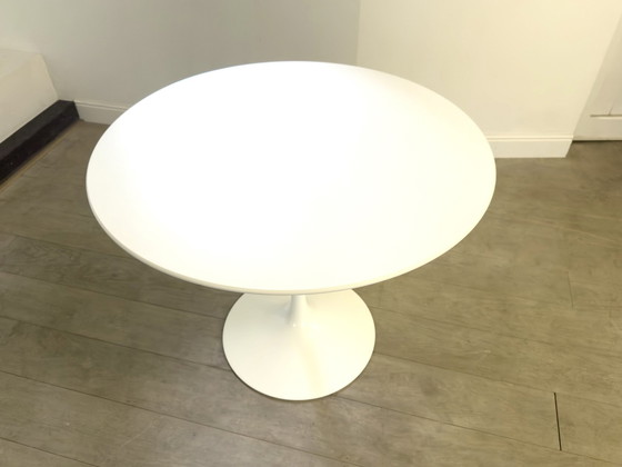 Image 1 of Tulip Table Knoll Saarinen