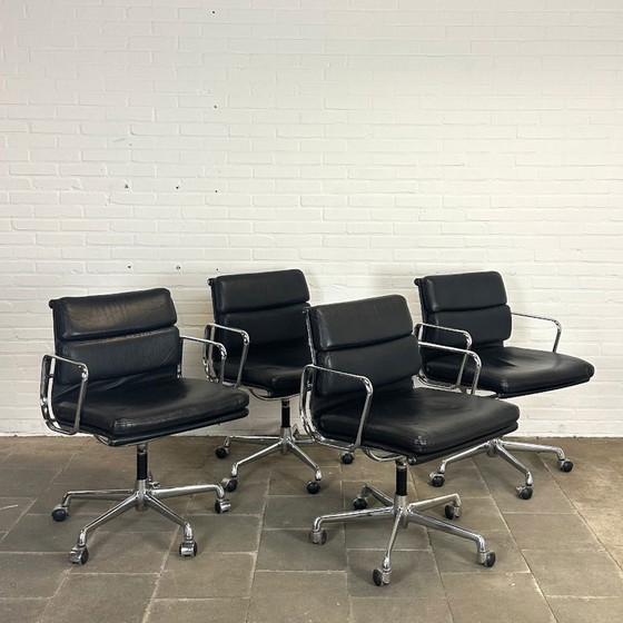 Image 1 of Vitra EA 217 Soft Pad Office Chair