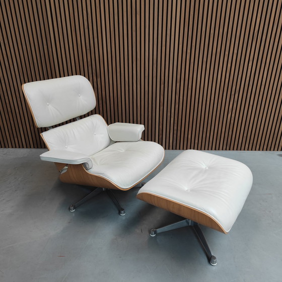 Image 1 of Vitra Eames Lounge chair + Ottoman