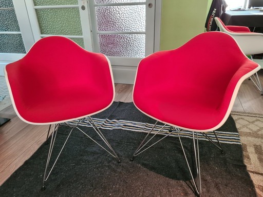 2 x Charles & Ray Eames DAL chairs by Vitra