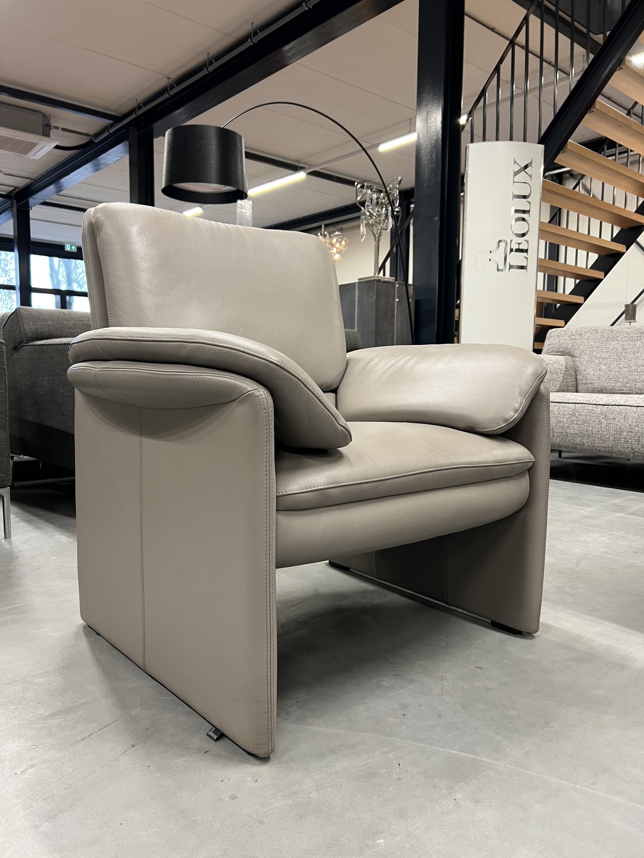 Leolux Catalpa Armchair high Senso Leather €899 Whoppah