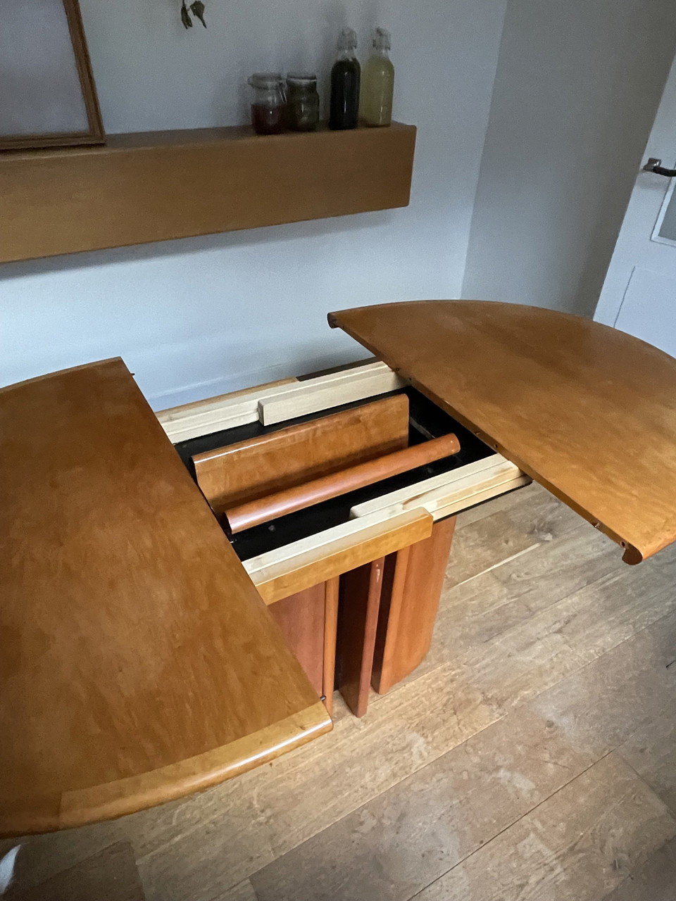 1 Skovby Table | €1,200 | Whoppah 1 Skovby Table | €1,200 | Whoppah