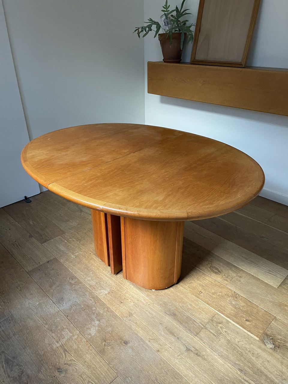 1 Skovby Table | €1,200 | Whoppah 1 Skovby Table | €1,200 | Whoppah