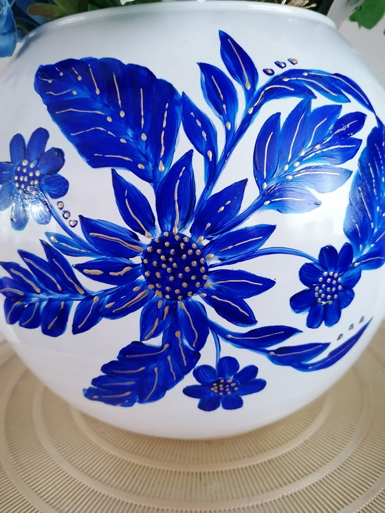 Image 1 of Hand-painted Globe Vase 'Delftware', Artist Evalien Ritmeester