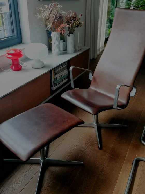 Image 1 of Oxford Chair With Ottoman By Arne Jacobsen For Fritz Hansen