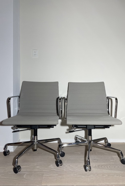 2X Vitra Charles Eames Desk Chair (light gray/cream)