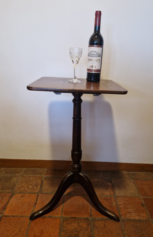 Classic Antique Sleek English Tilt Top Table With a Rectangular Top