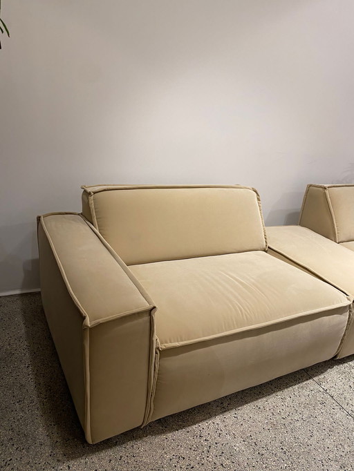 Fest Edge Sofa with pouf