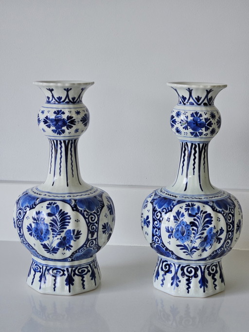 2x De Porceleyne Fles Delft vases à boutons