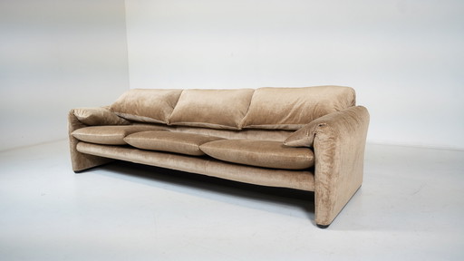 Mid-Century Modern "Maralunga" Sofa By Vico Magistretti For Cassina- New Upholstery