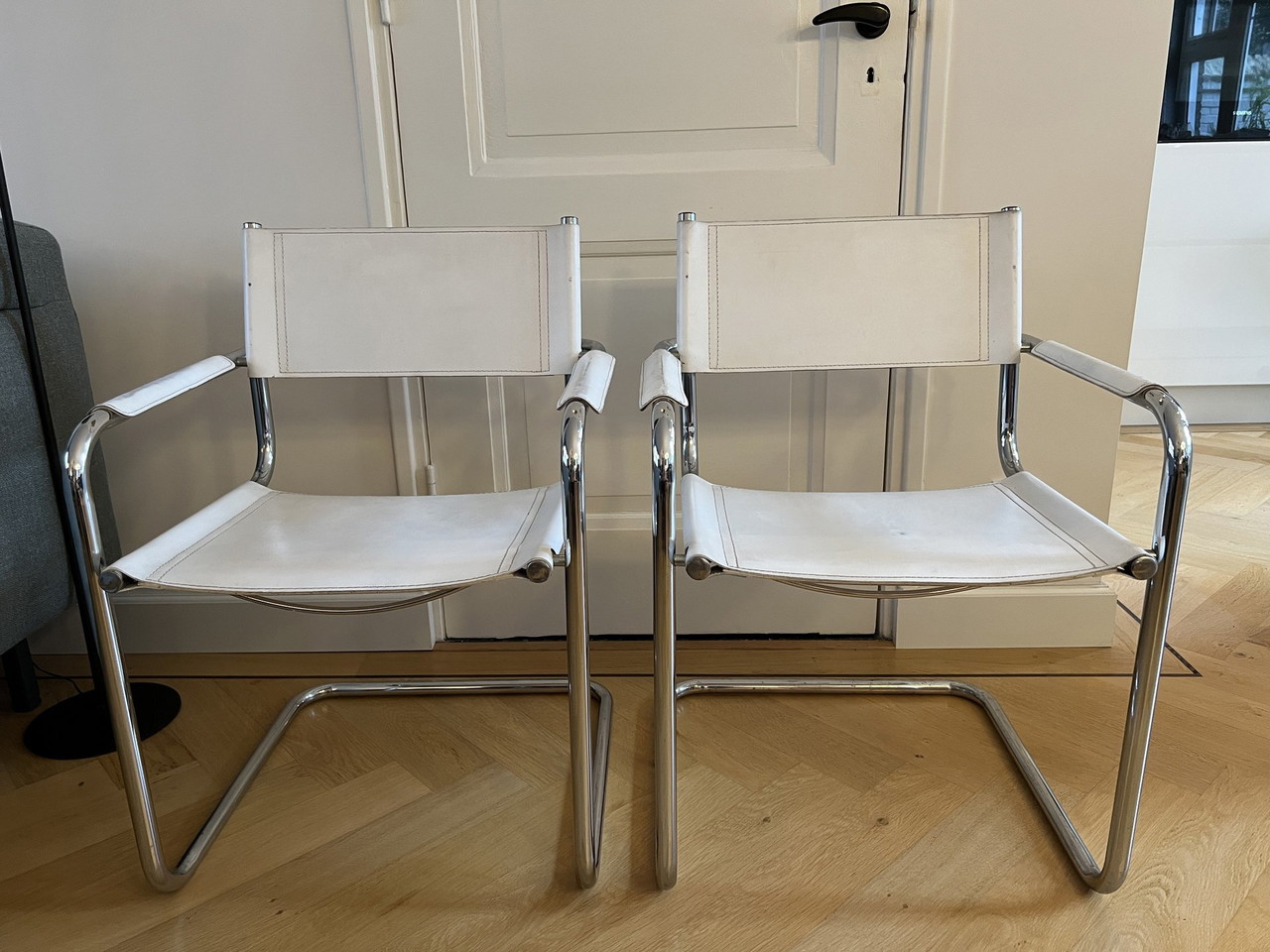 2 sedie vintage con struttura tubolare