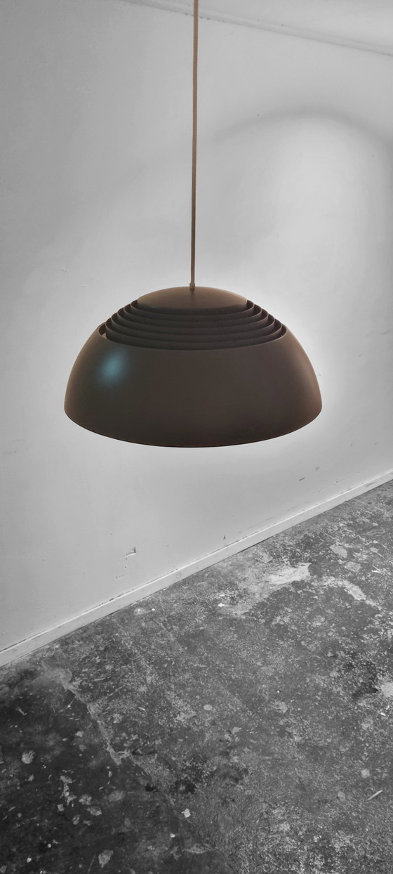 Image 1 of Lampe suspendue danoise du milieu du siècle AJ Royal 500 en brun-gris par Arne Jacobsen pour Louis Poulsen, 1960s