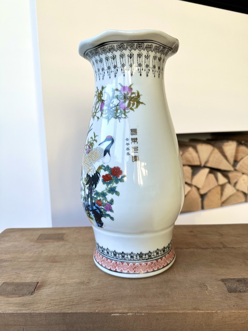 Chinese Vase With Cranes Decor