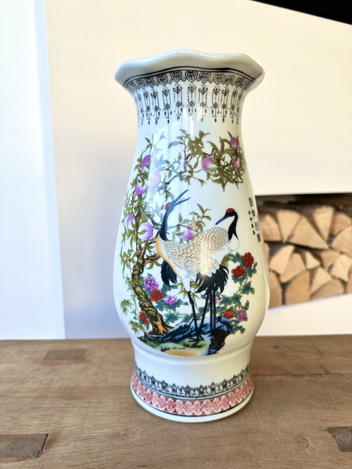 Chinese Vase With Cranes Decor