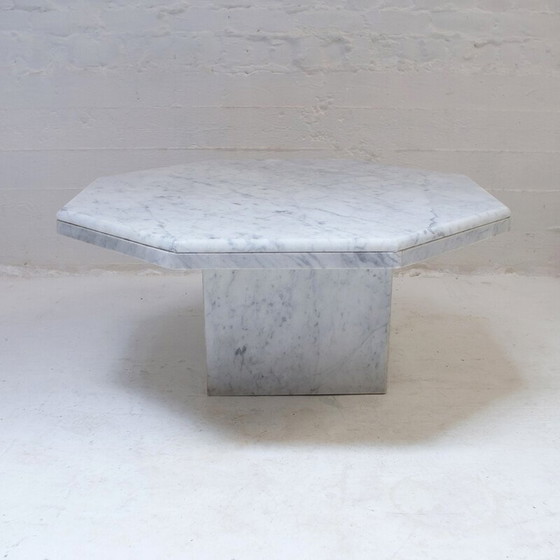 Image 1 of Vintage octagonal coffee table in Carrara marble, 1970