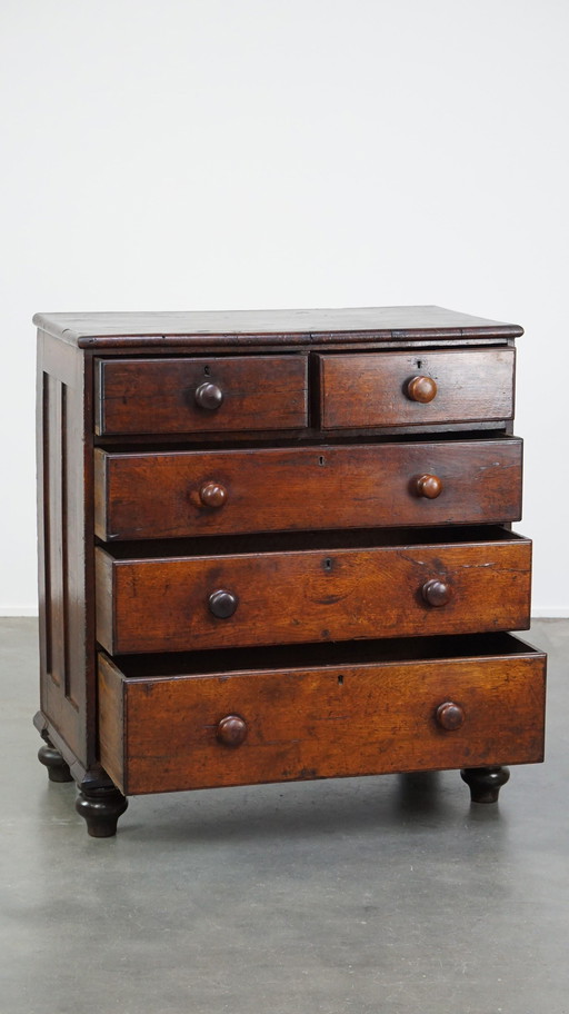 Dresser With 5 Drawers