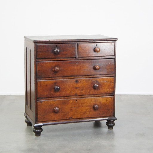 Dresser With 5 Drawers