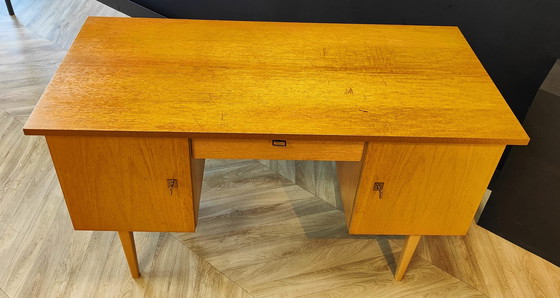 Image 1 of Bureau vintage des années 70