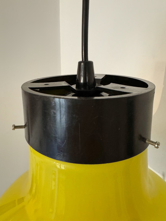 Image 1 of Lámpara colgante de opalina amarilla de los años 60