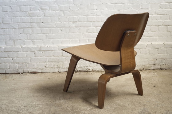 Image 1 of LCW lounge chair in Ash, Charles & Ray Eames, Early Herman Miller