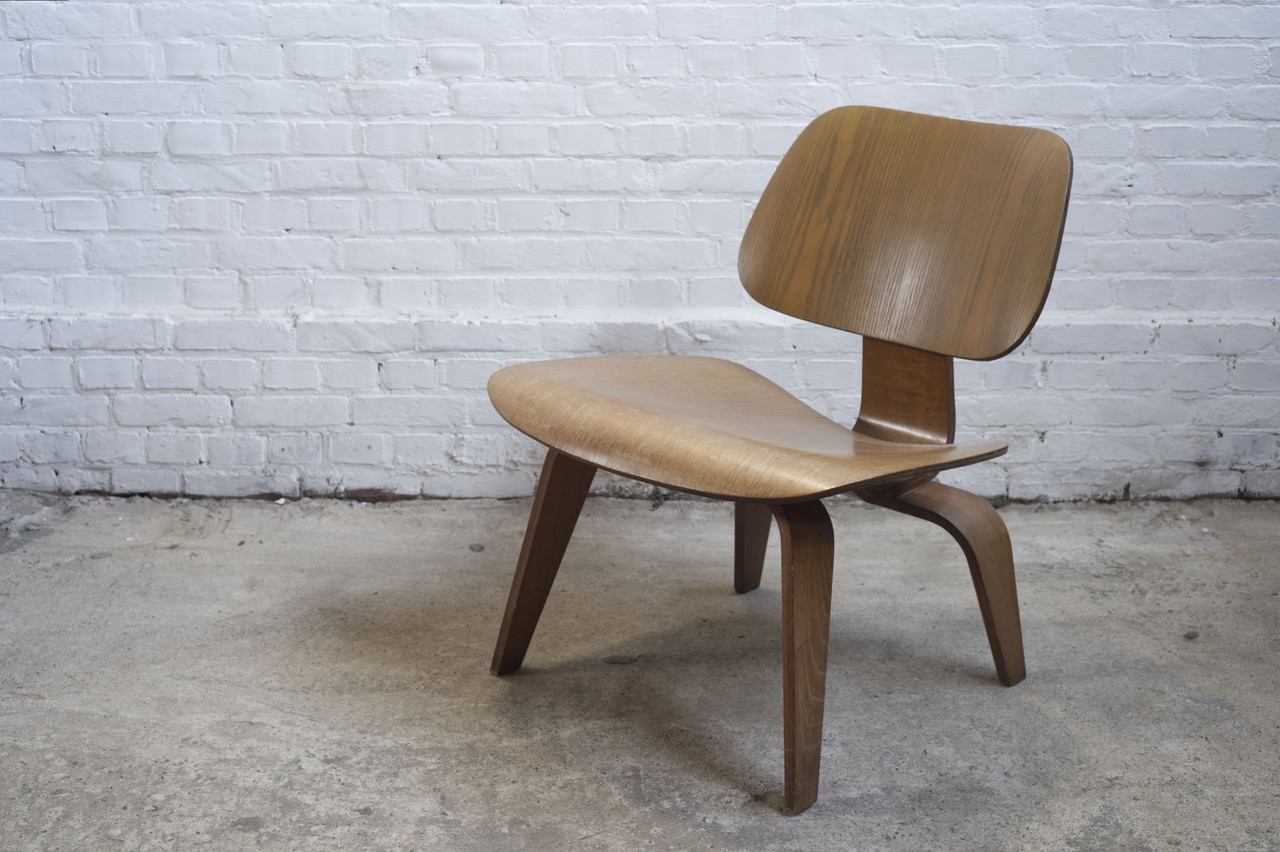 LCW lounge chair in Ash, Charles Ray Eames, Early Herman Miller