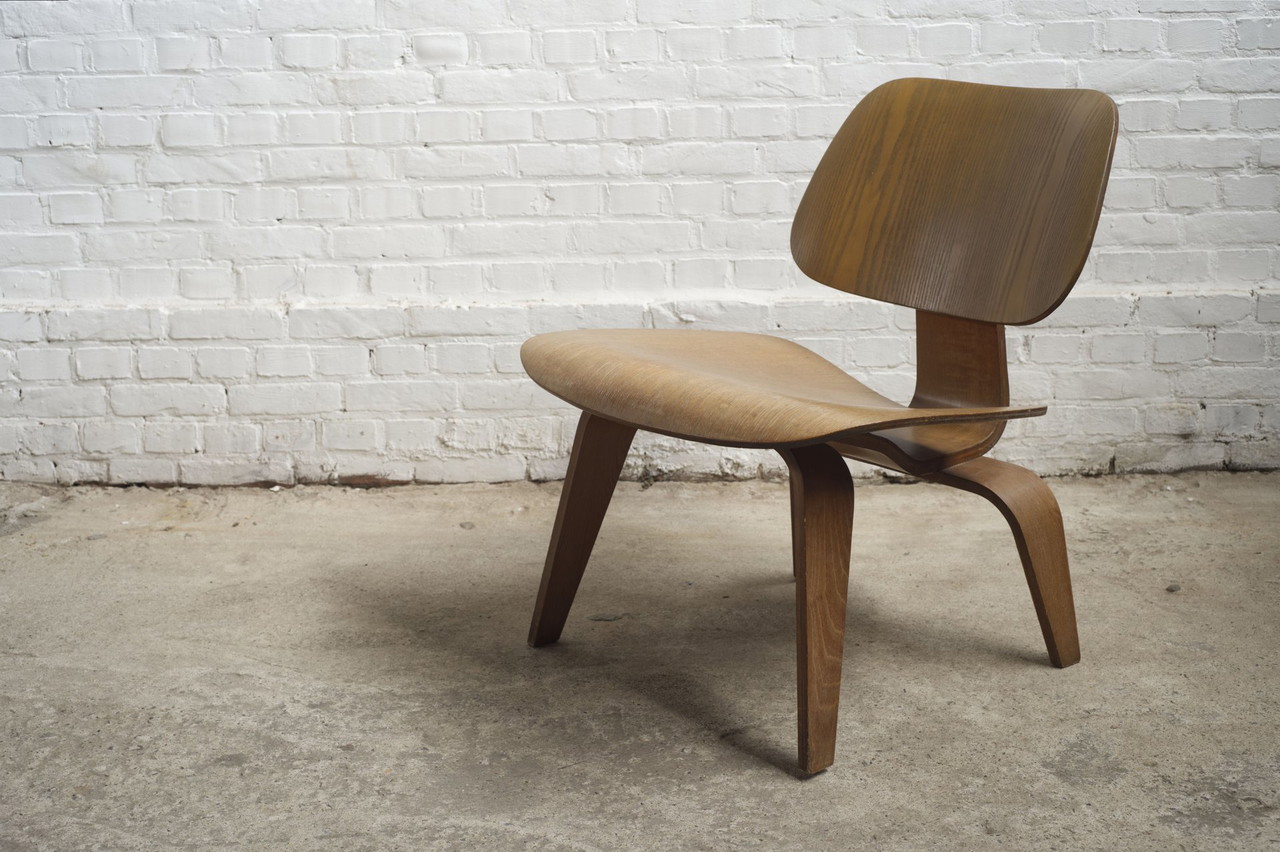 LCW lounge chair in Ash, Charles Ray Eames, Early Herman Miller