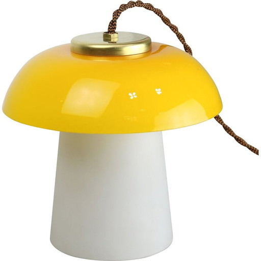 Lampada da tavolo a forma di fungo in ottone e vetro giallo di metà secolo